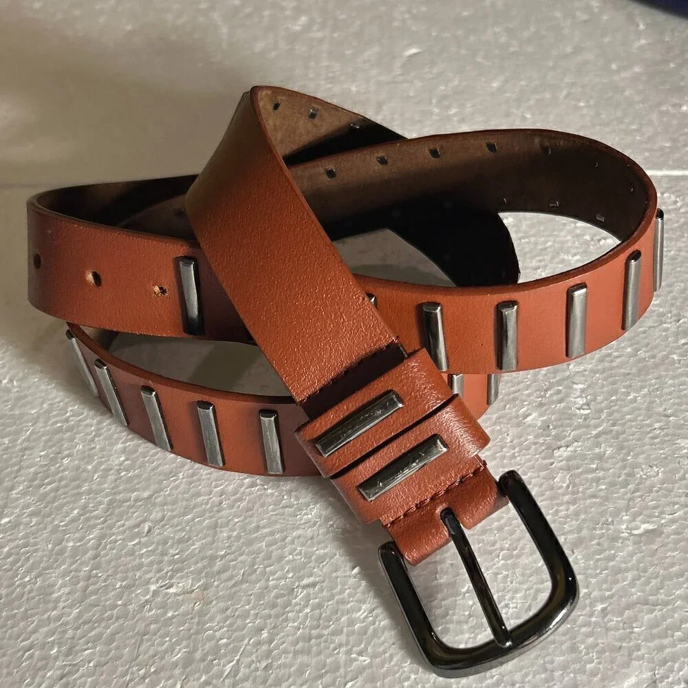 Brown leather belt SZ M Pewter silver grommet details essential old money